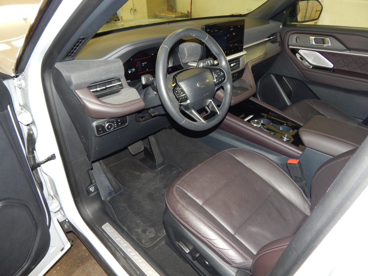 Ford Explorer Platinum 4WD 2025