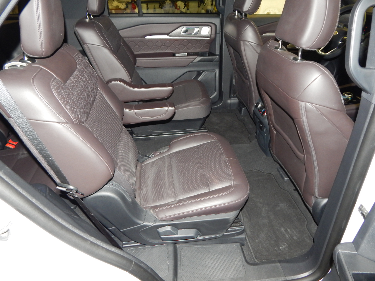 Ford Explorer Platinum 4WD 2025