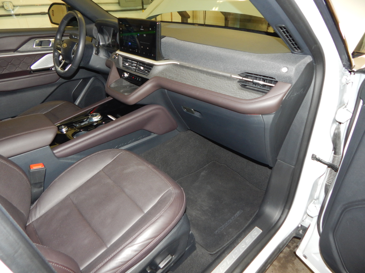 Ford Explorer Platinum 4WD 2025