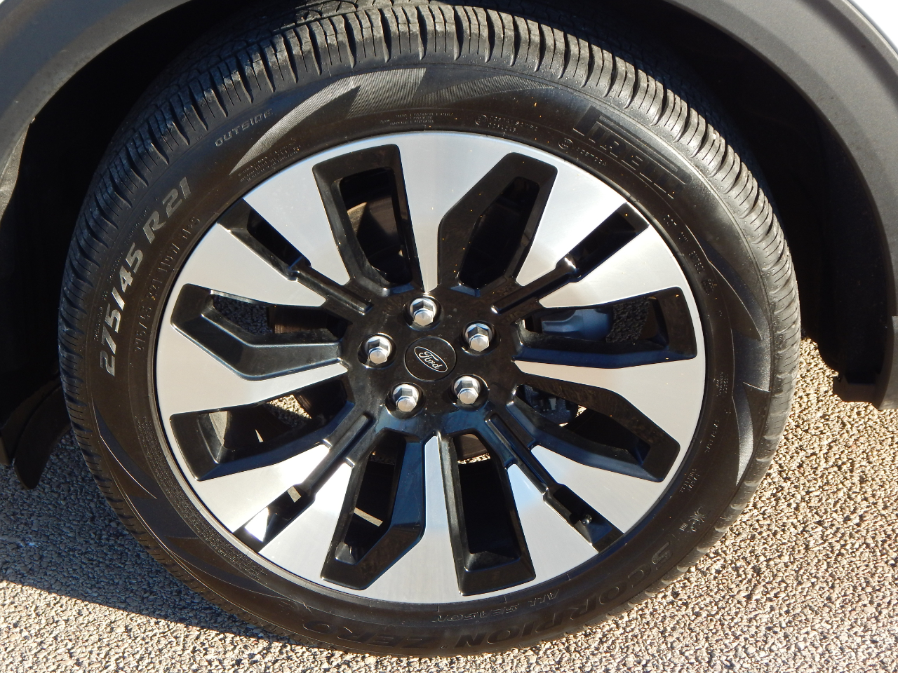 Ford Explorer Platinum 4WD 2025