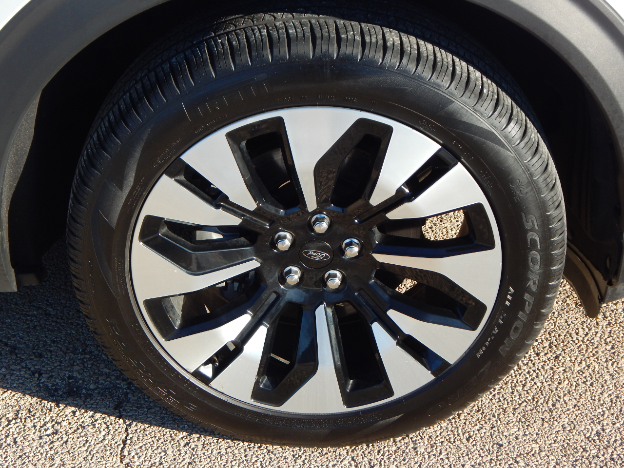 Ford Explorer Platinum 4WD 2025