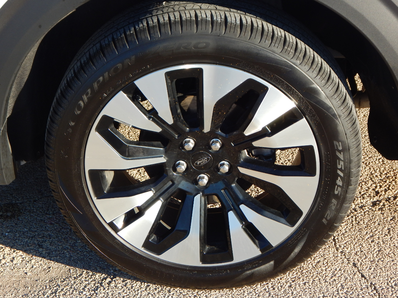 Ford Explorer Platinum 4WD 2025