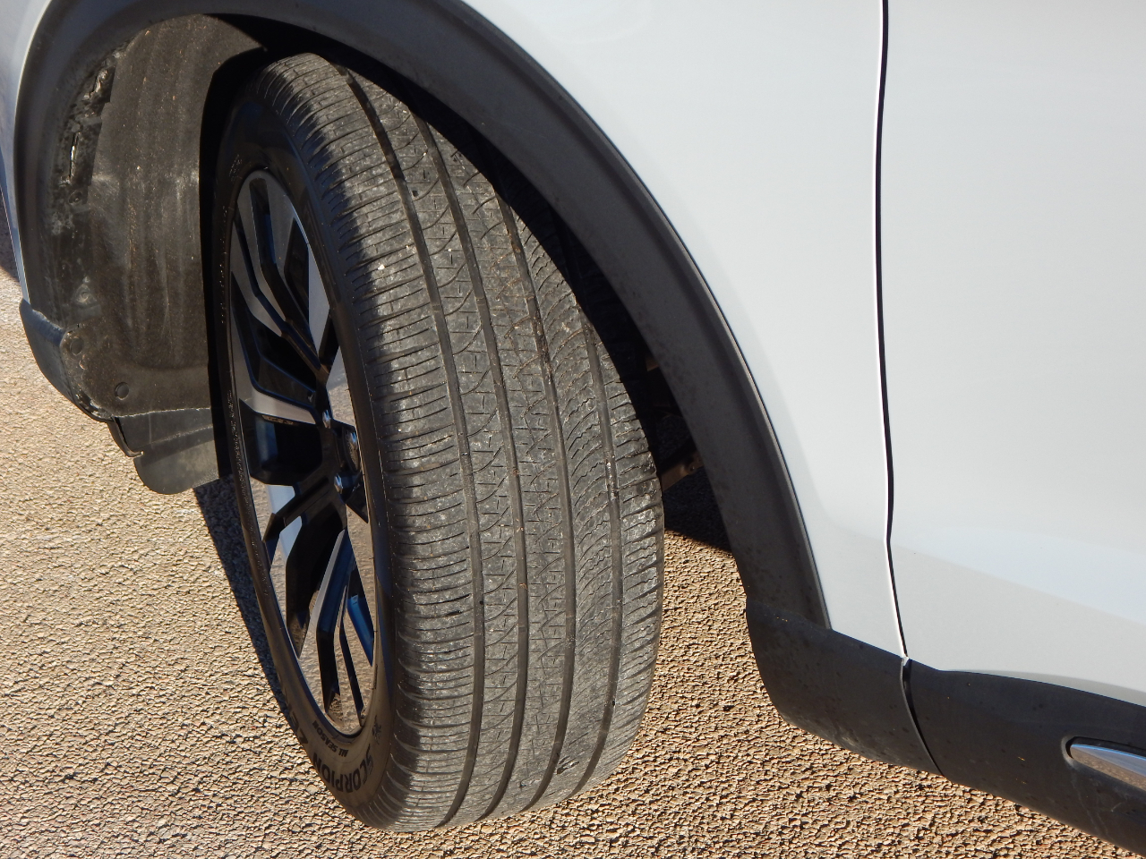 Ford Explorer Platinum 4WD 2025