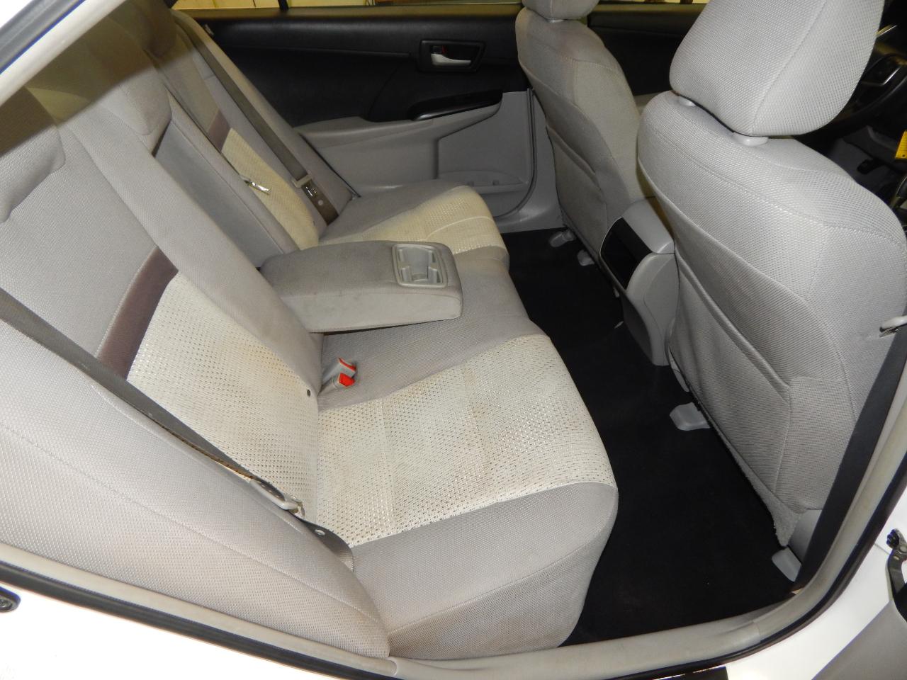 Toyota Camry 4dr Sdn I4 Auto LE (Natl) 2013