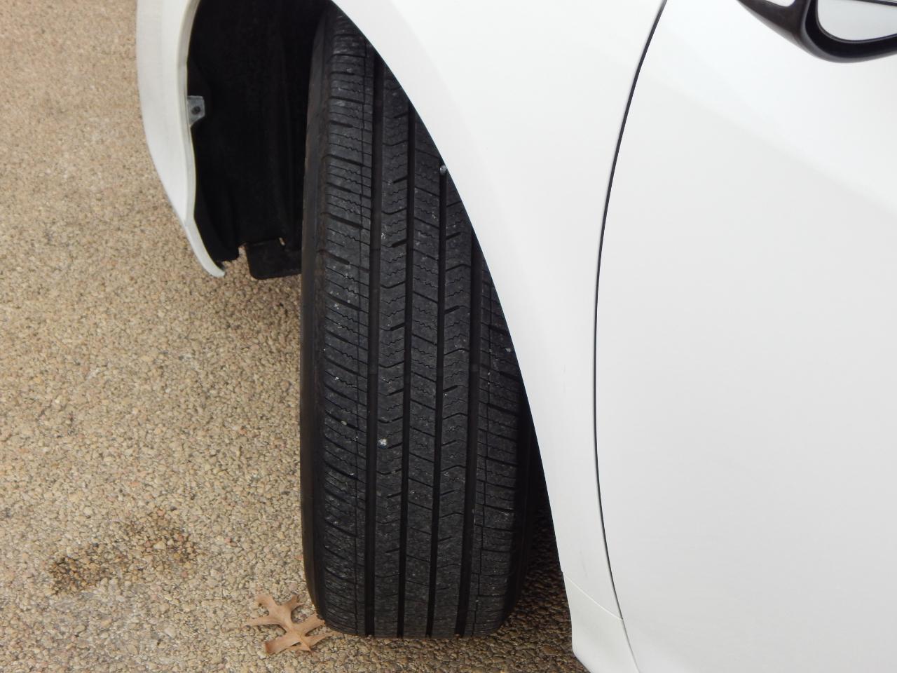 Toyota Camry 4dr Sdn I4 Auto LE (Natl) 2013