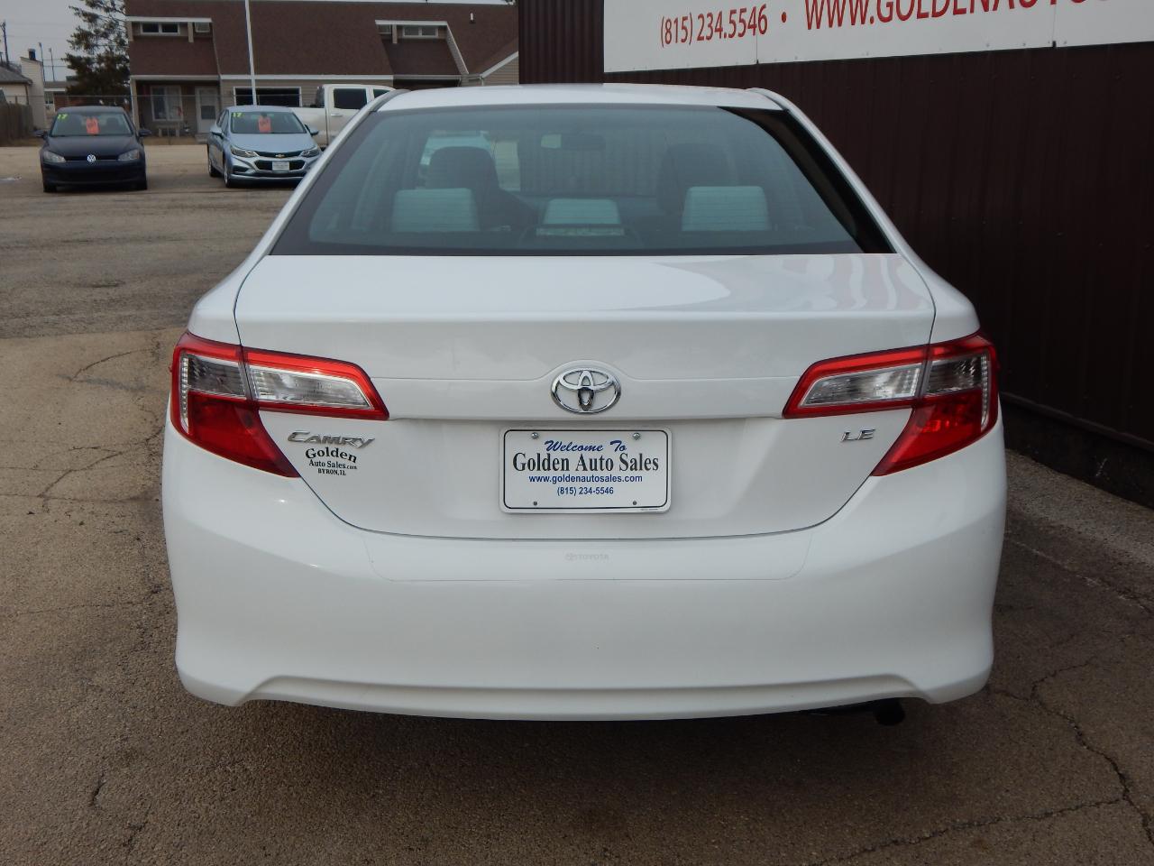 Toyota Camry 4dr Sdn I4 Auto LE (Natl) 2013