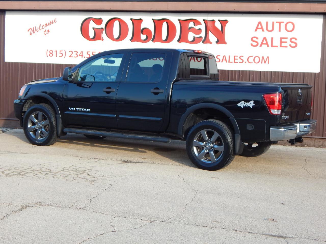 Nissan Titan 4WD Crew Cab SWB SV 2015
