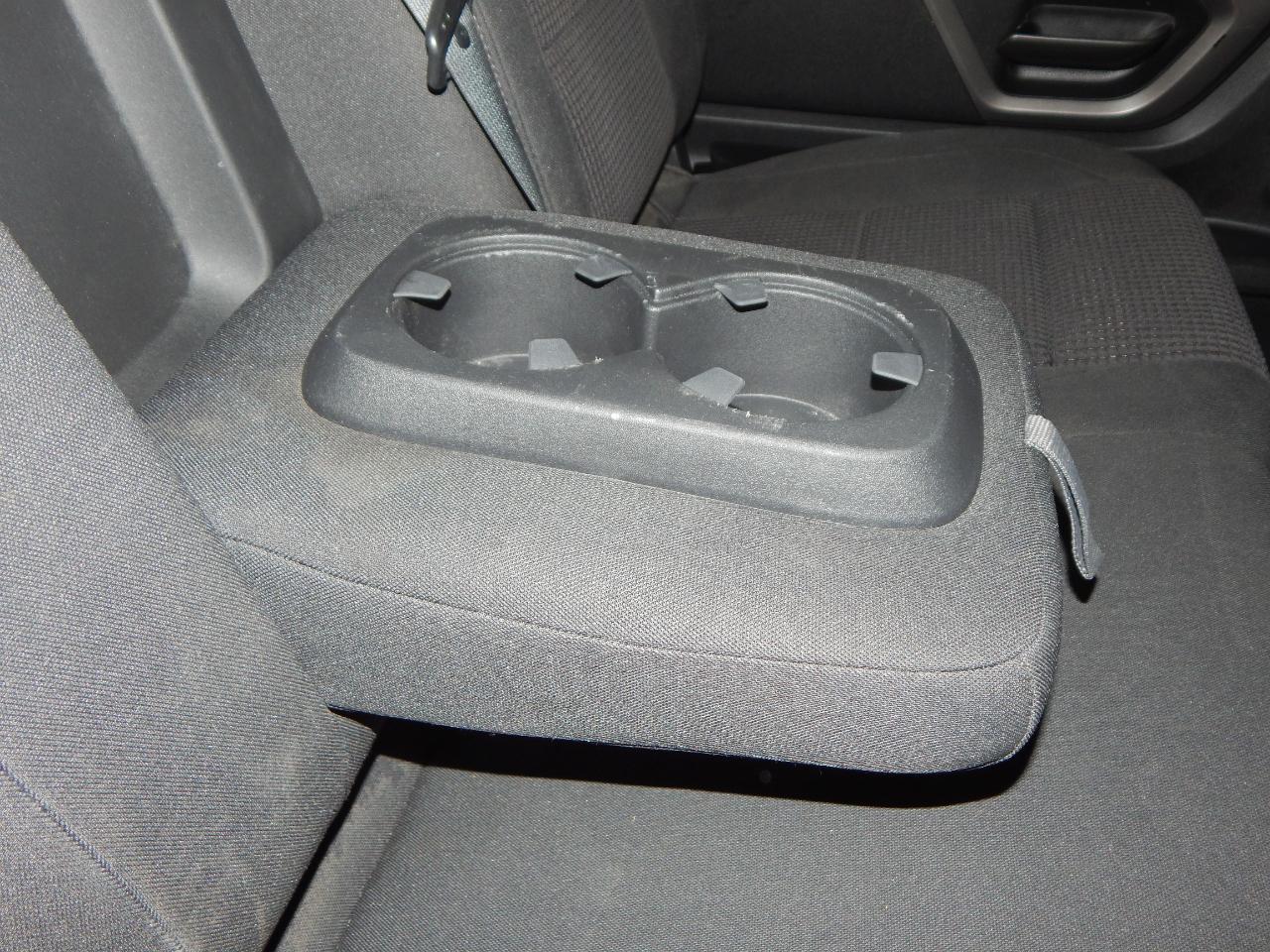 Nissan Titan 4WD Crew Cab SWB SV 2015