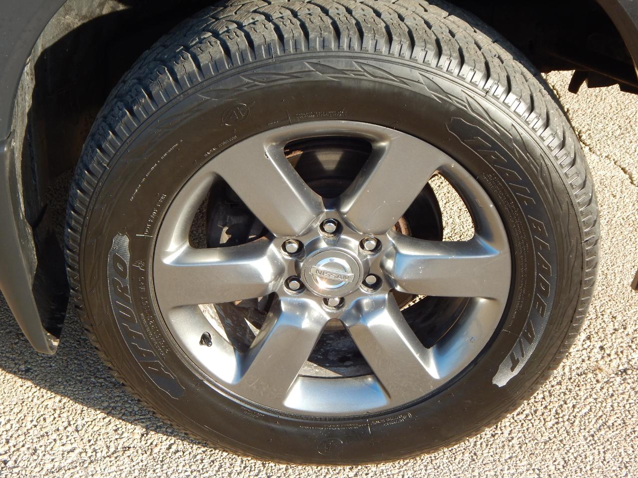 Nissan Titan 4WD Crew Cab SWB SV 2015