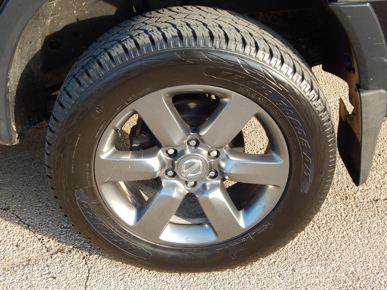 Nissan Titan 4WD Crew Cab SWB SV 2015