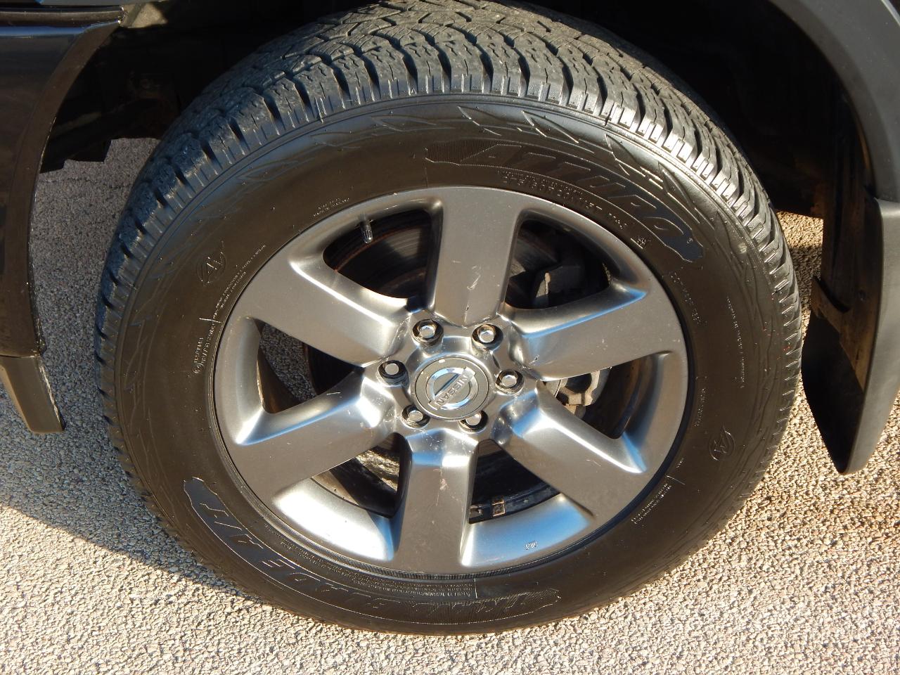 Nissan Titan 4WD Crew Cab SWB SV 2015