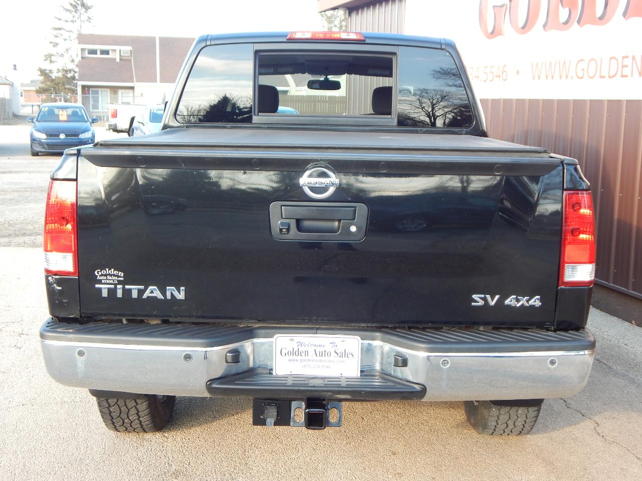 Nissan Titan 4WD Crew Cab SWB SV 2015