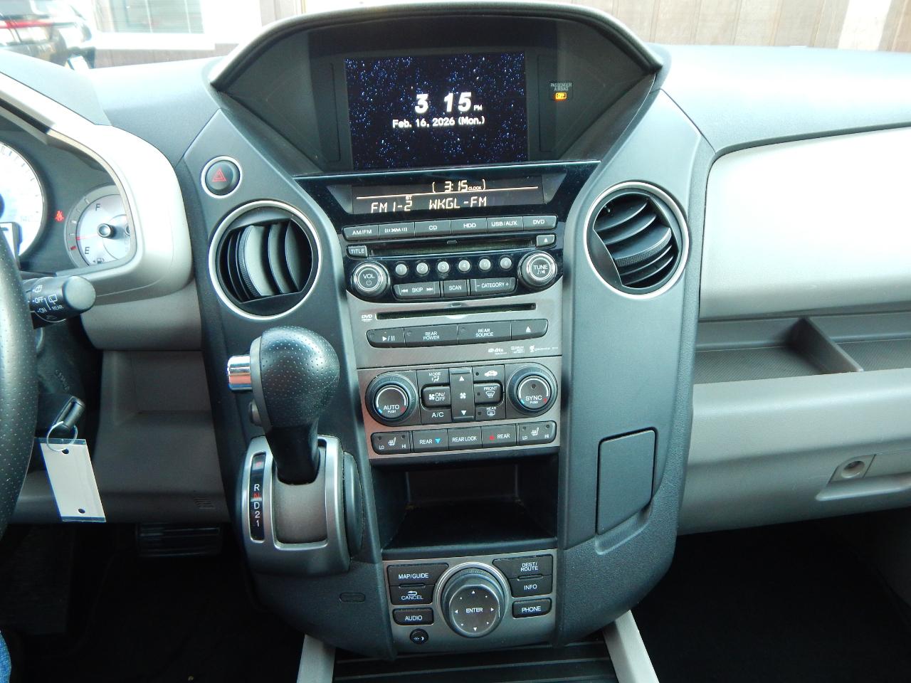 Honda Pilot 2WD 4dr Touring w/RES & Navi 2013