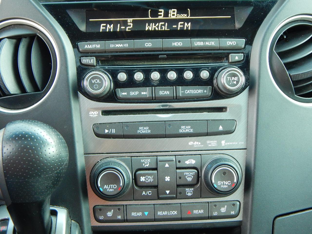 Honda Pilot 2WD 4dr Touring w/RES & Navi 2013