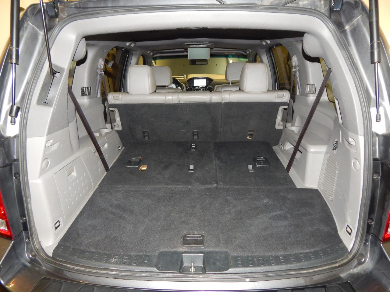 Honda Pilot 2WD 4dr Touring w/RES & Navi 2013