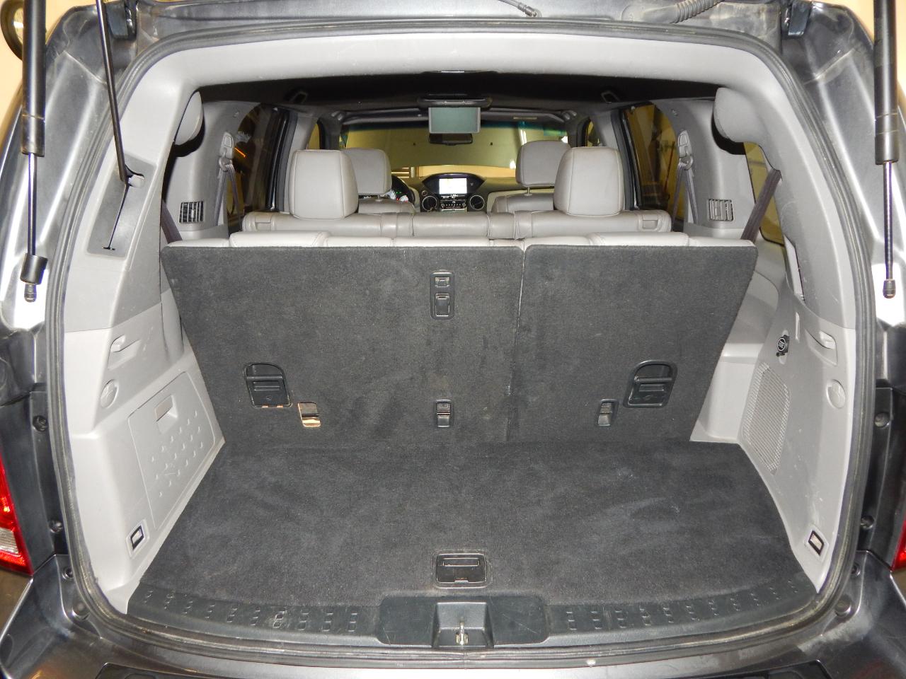 Honda Pilot 2WD 4dr Touring w/RES & Navi 2013