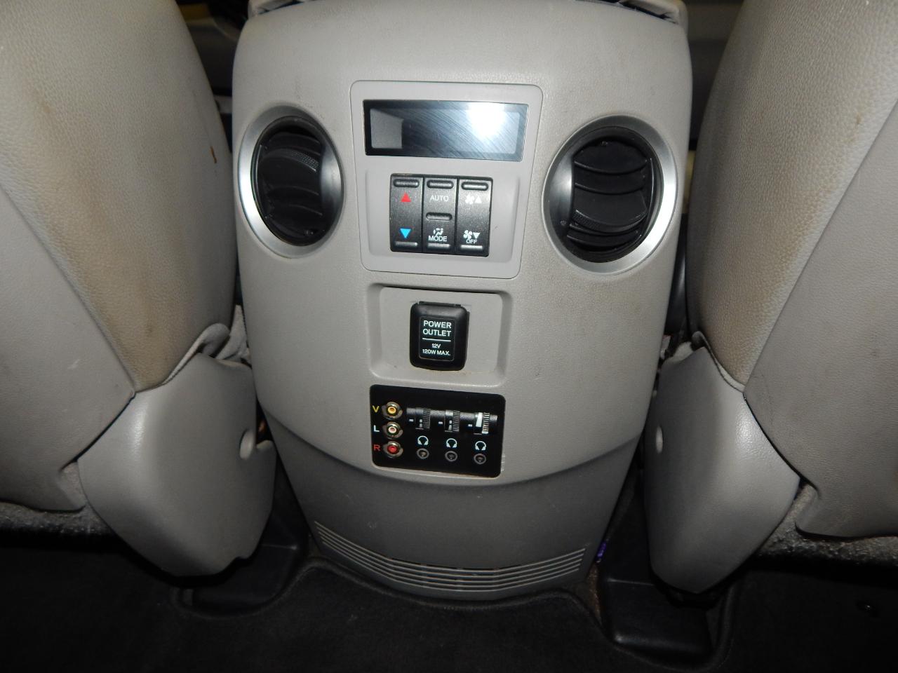 Honda Pilot 2WD 4dr Touring w/RES & Navi 2013