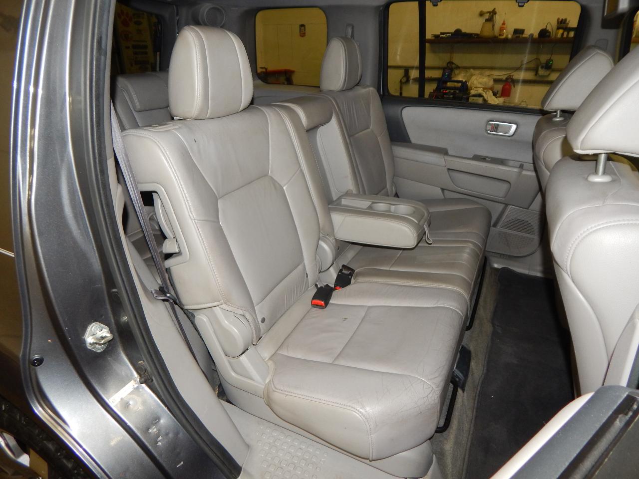 Honda Pilot 2WD 4dr Touring w/RES & Navi 2013