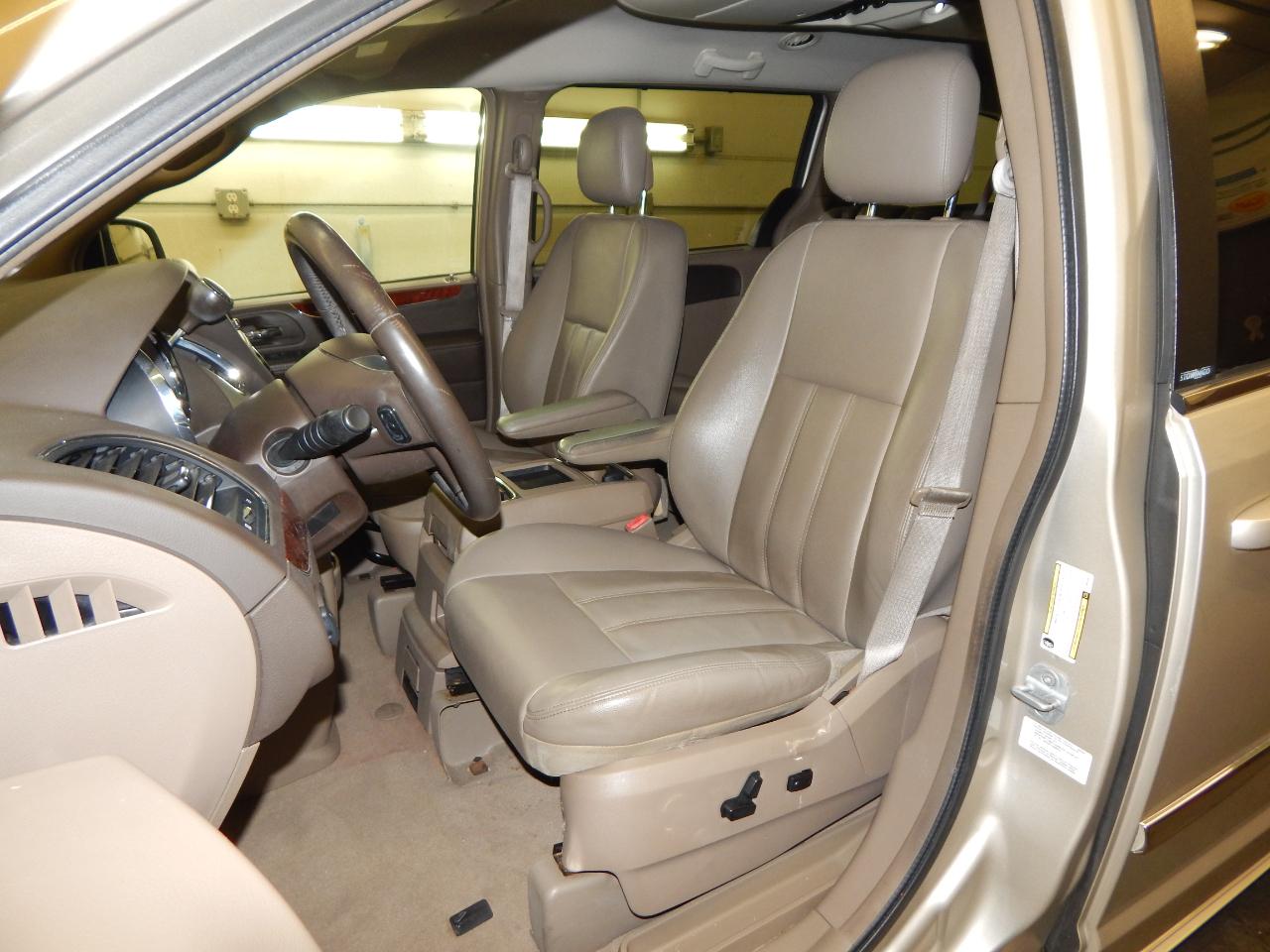 Chrysler Town & Country 4dr Wgn Touring 2013