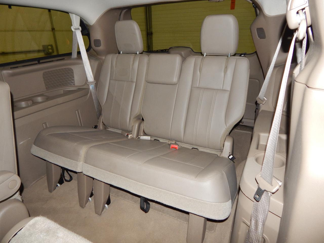 Chrysler Town & Country 4dr Wgn Touring 2013