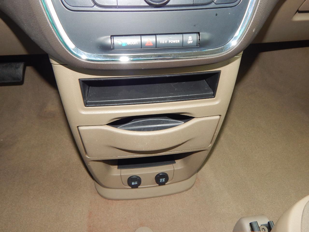 Chrysler Town & Country 4dr Wgn Touring 2013