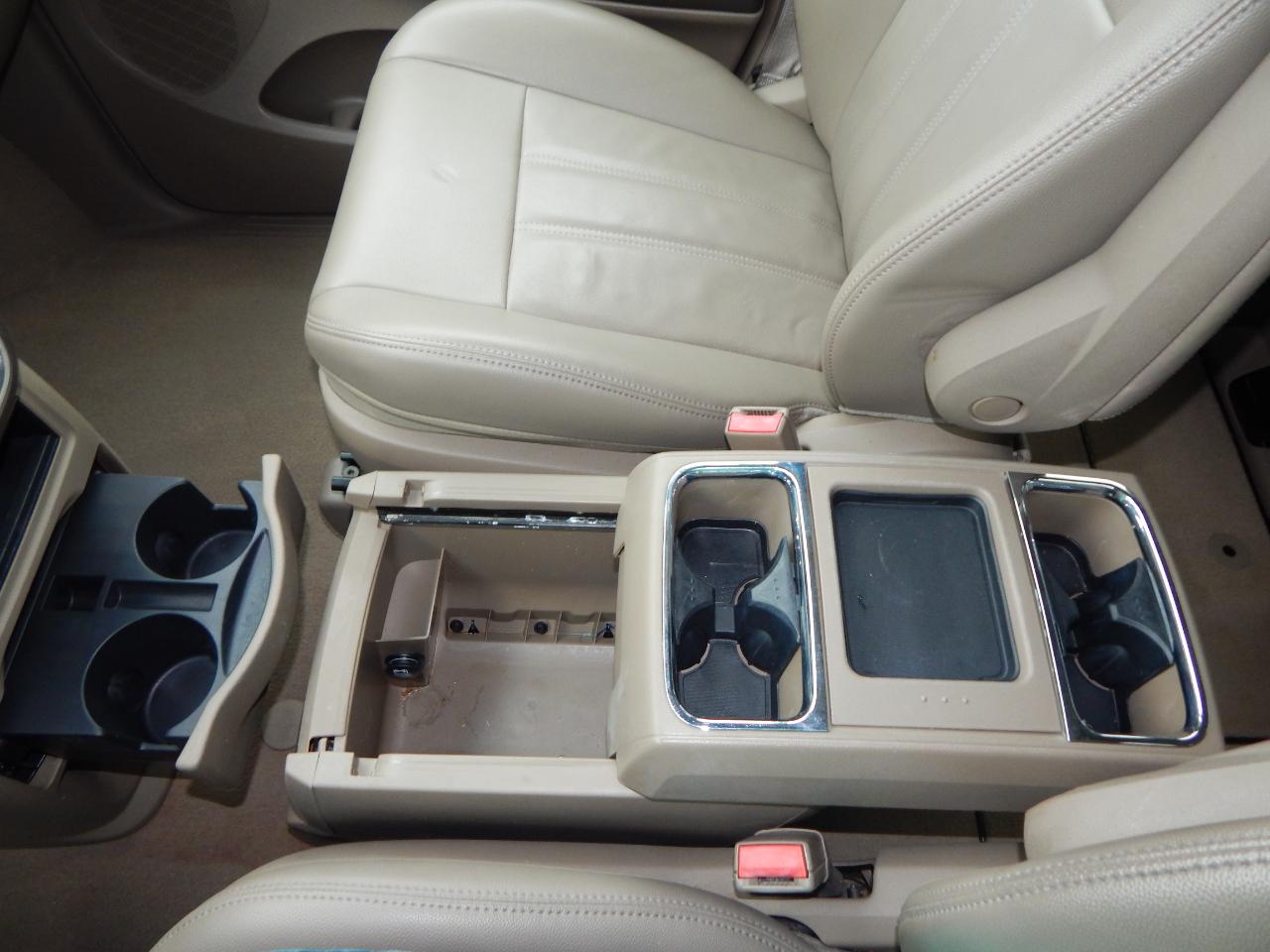 Chrysler Town & Country 4dr Wgn Touring 2013