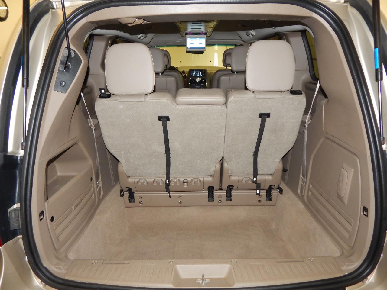 Chrysler Town & Country 4dr Wgn Touring 2013