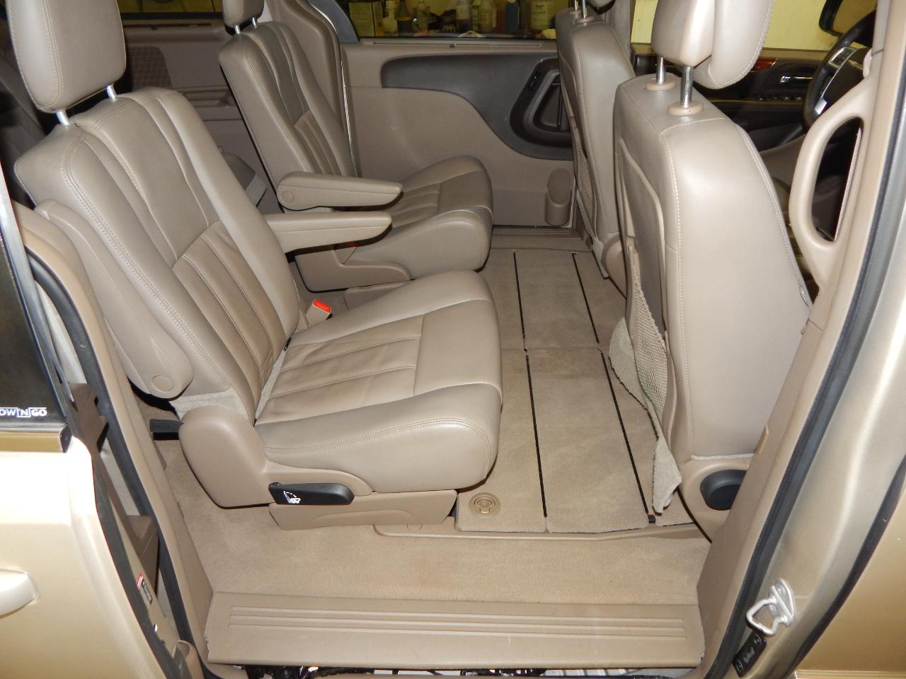 Chrysler Town & Country 4dr Wgn Touring 2013