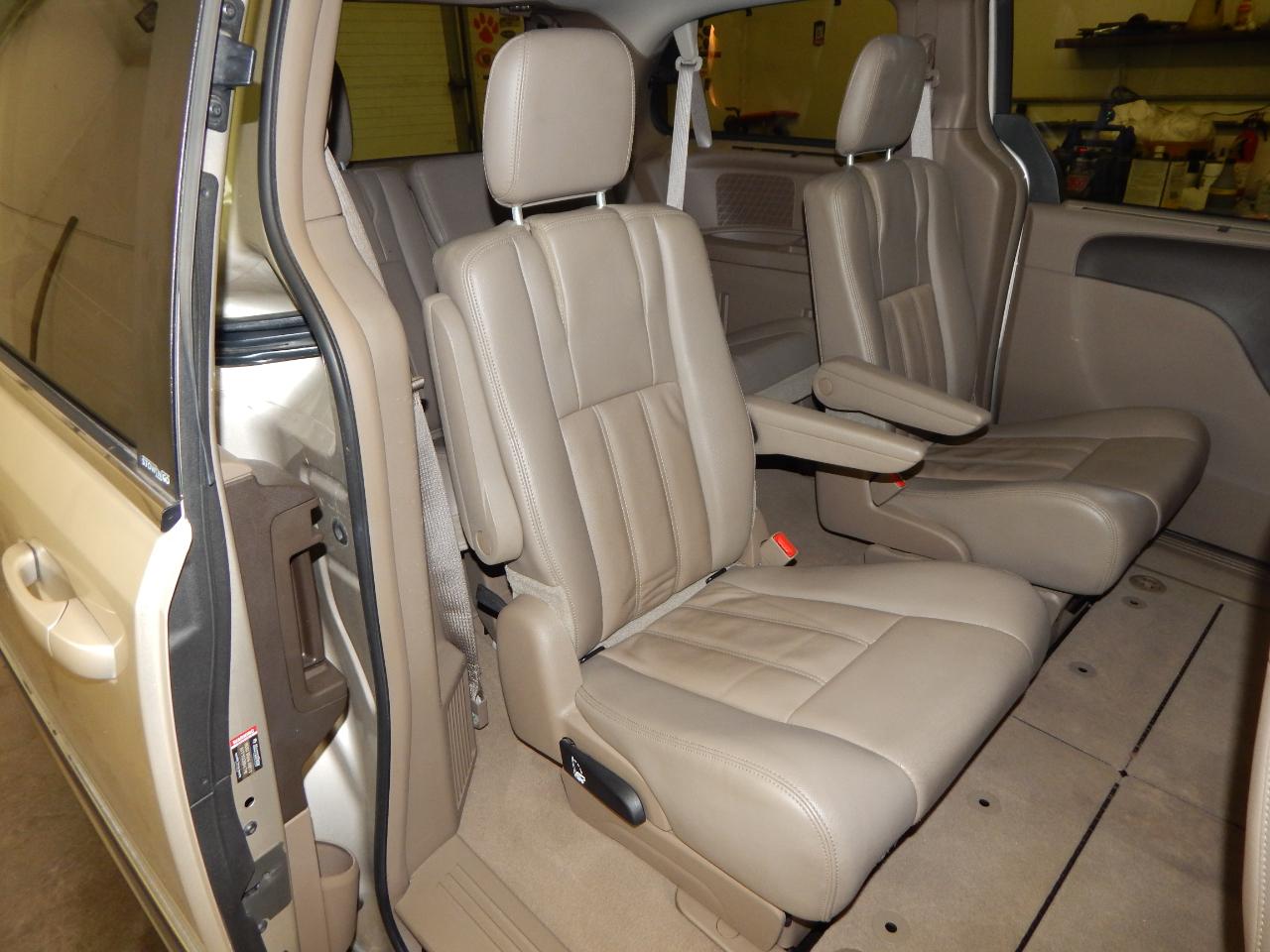 Chrysler Town & Country 4dr Wgn Touring 2013