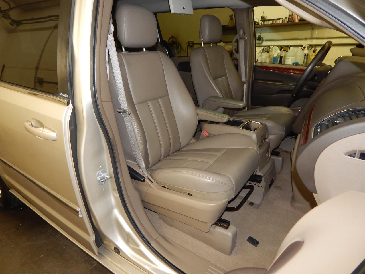 Chrysler Town & Country 4dr Wgn Touring 2013