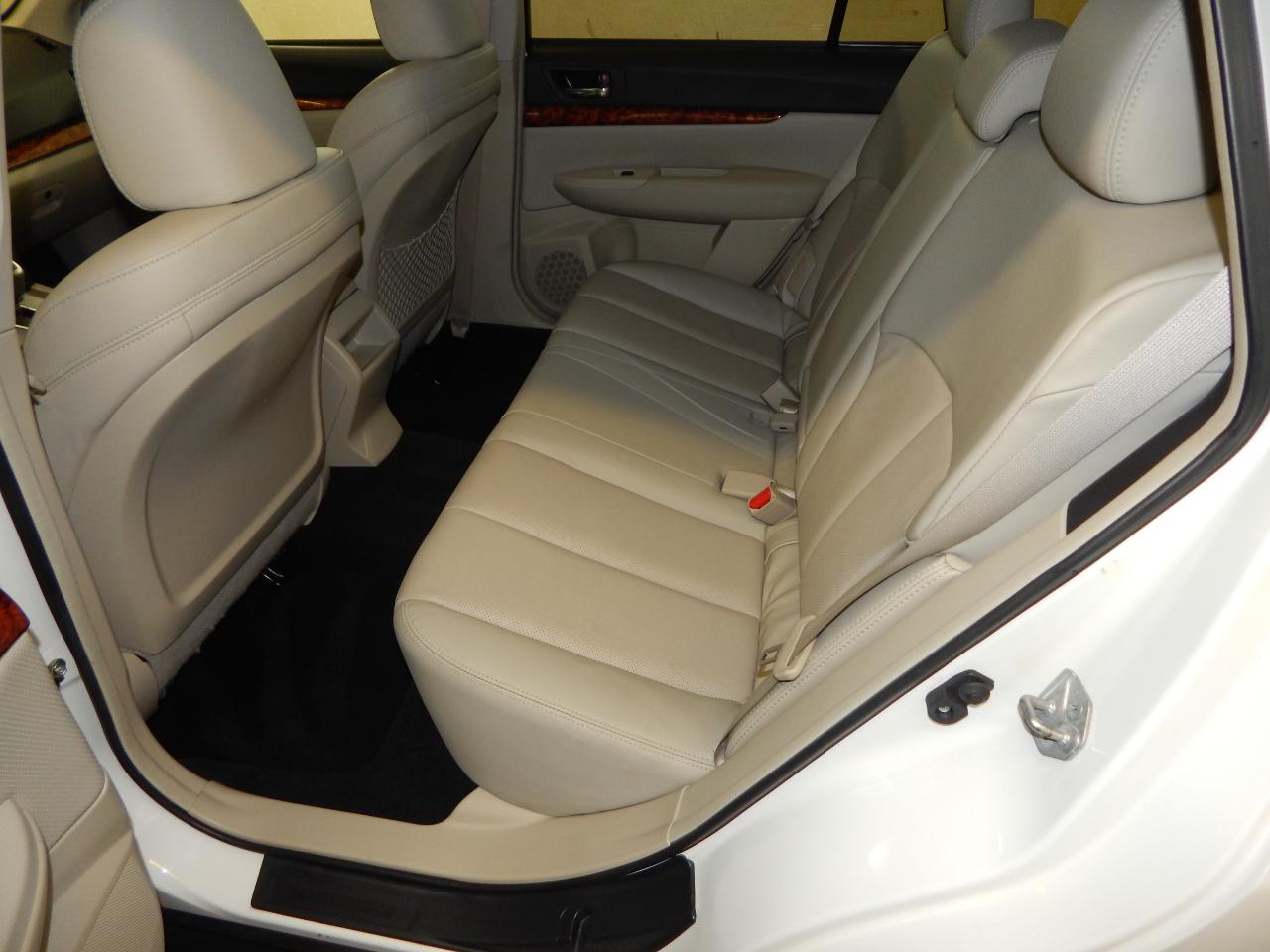 Subaru Outback 4dr Wgn H6 Auto 3.6R Limited Pwr Moon 2011