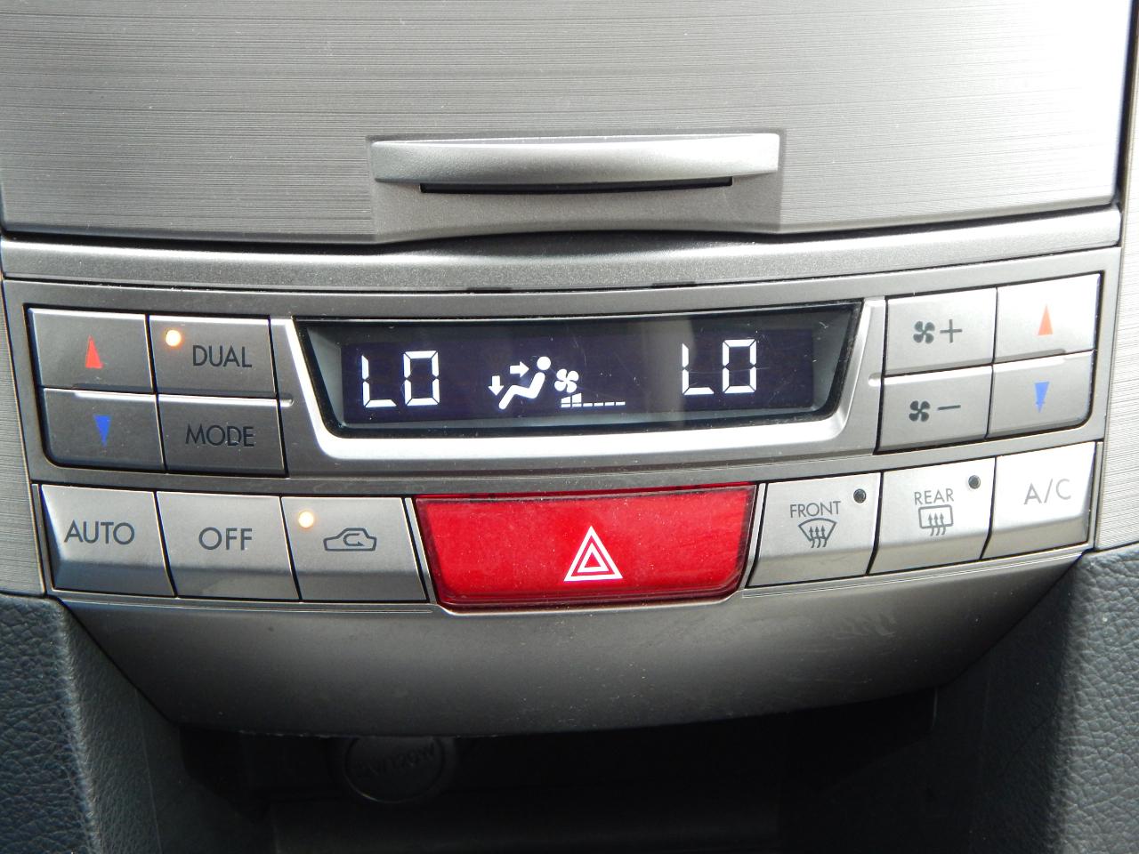 Subaru Outback 4dr Wgn H6 Auto 3.6R Limited Pwr Moon 2011