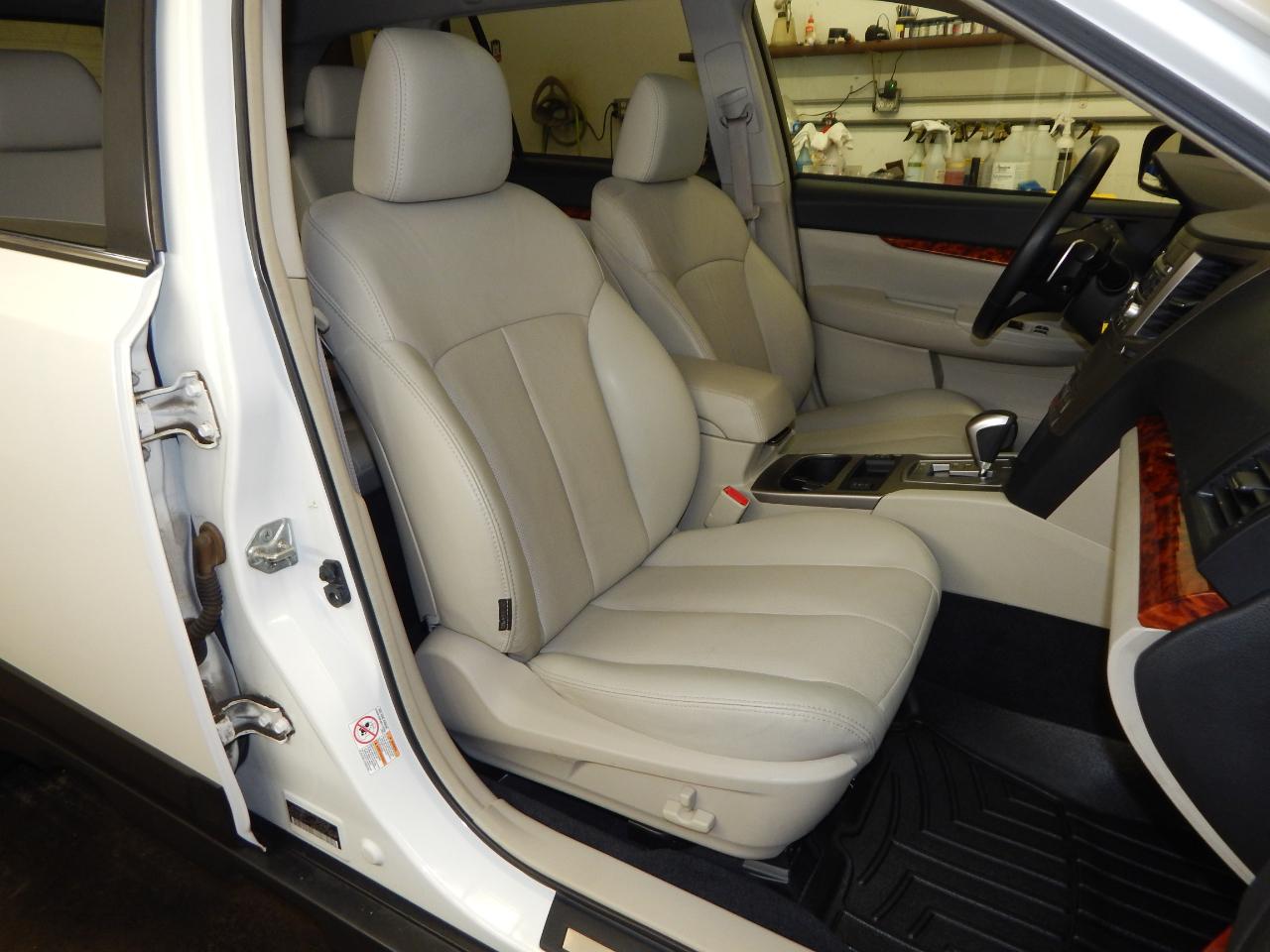 Subaru Outback 4dr Wgn H6 Auto 3.6R Limited Pwr Moon 2011