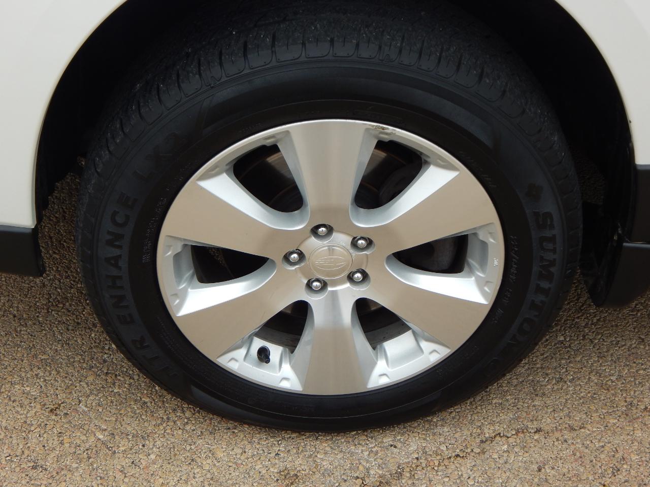 Subaru Outback 4dr Wgn H6 Auto 3.6R Limited Pwr Moon 2011