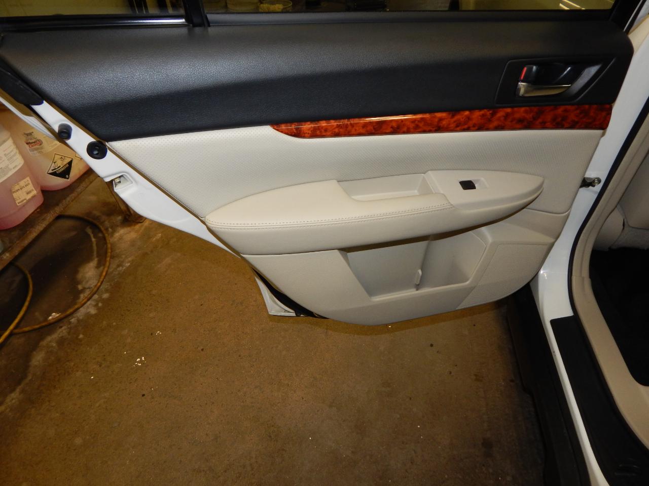 Subaru Outback 4dr Wgn H6 Auto 3.6R Limited Pwr Moon 2011