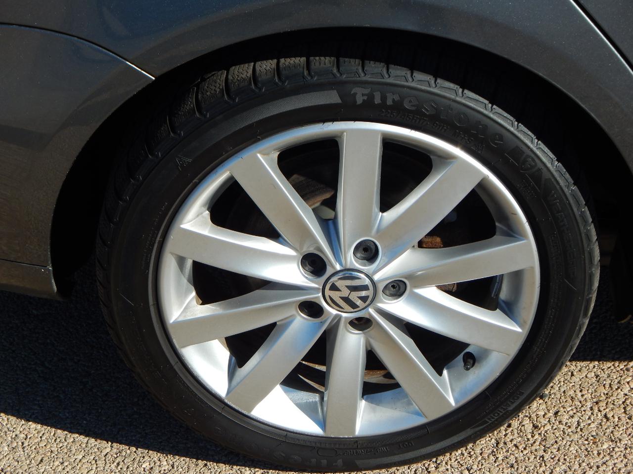 Volkswagen Jetta SportWagen 4dr DSG TDI 2011