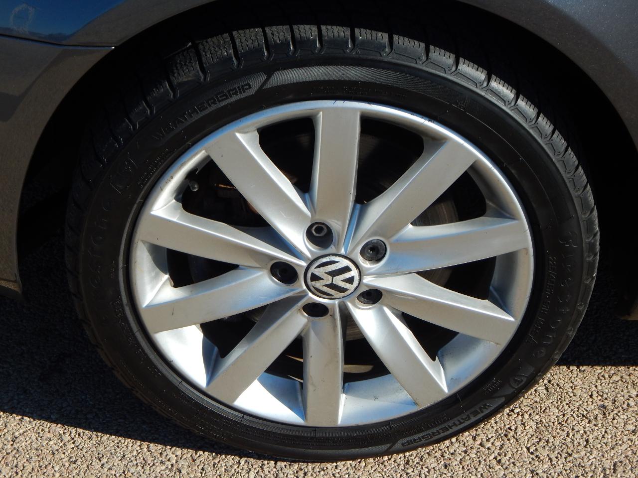 Volkswagen Jetta SportWagen 4dr DSG TDI 2011