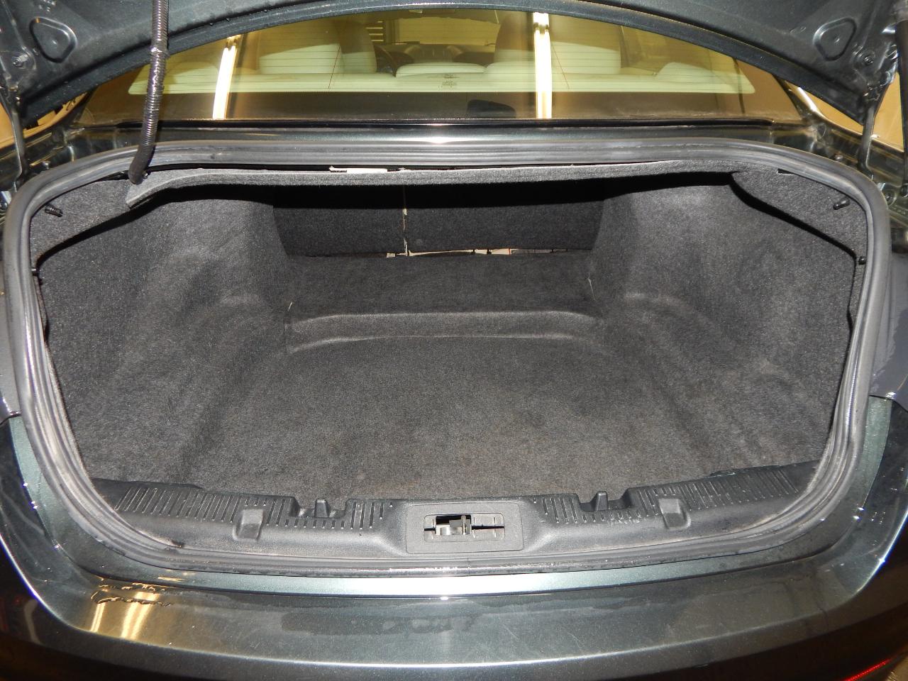 Ford Taurus 4dr Sdn SEL FWD 2016