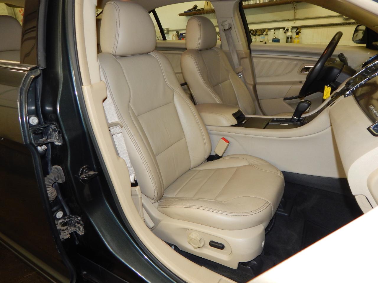 Ford Taurus 4dr Sdn SEL FWD 2016