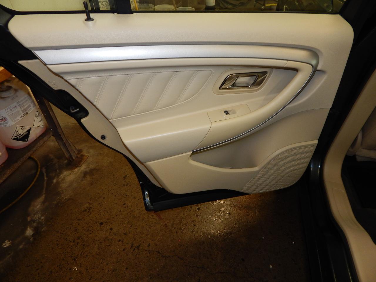 Ford Taurus 4dr Sdn SEL FWD 2016