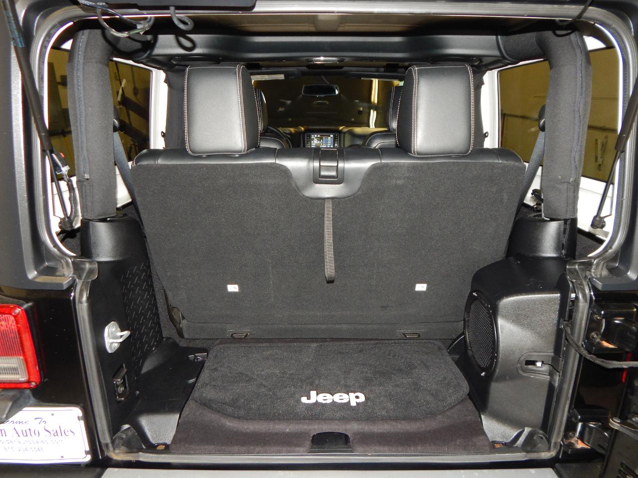 Jeep Wrangler 4WD 2dr Sahara 2013