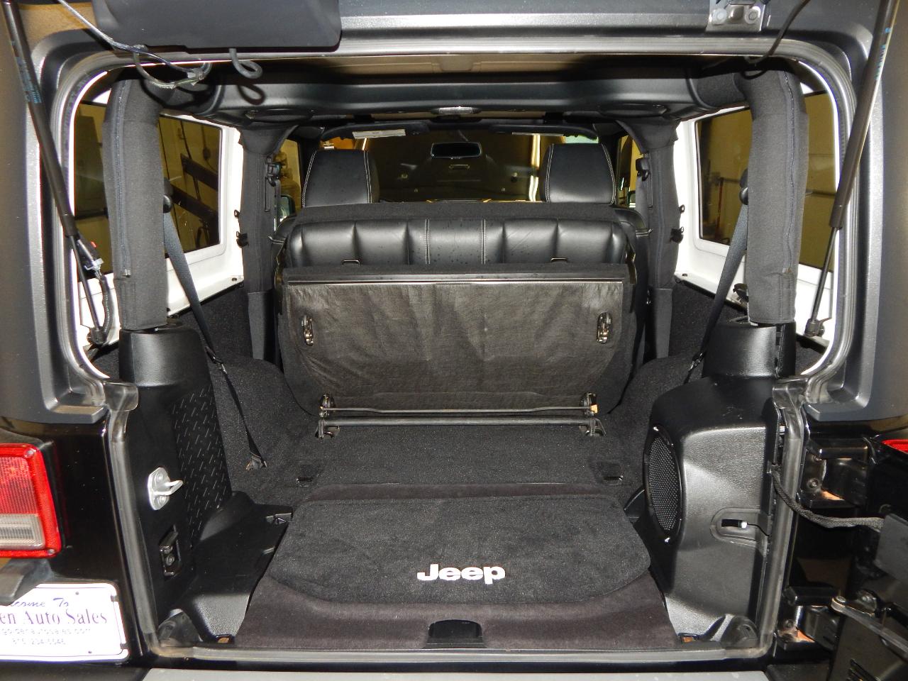 Jeep Wrangler 4WD 2dr Sahara 2013