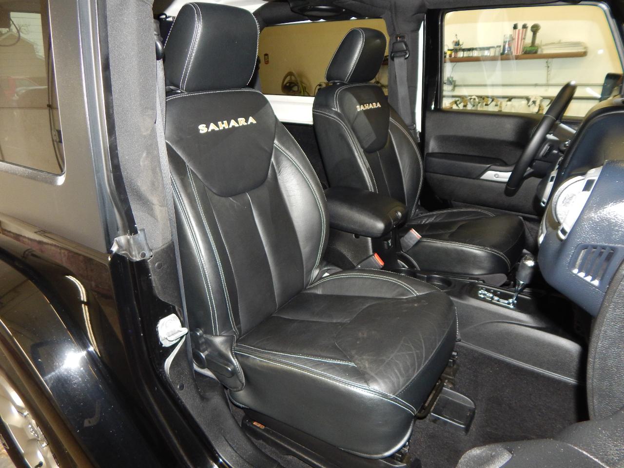 Jeep Wrangler 4WD 2dr Sahara 2013