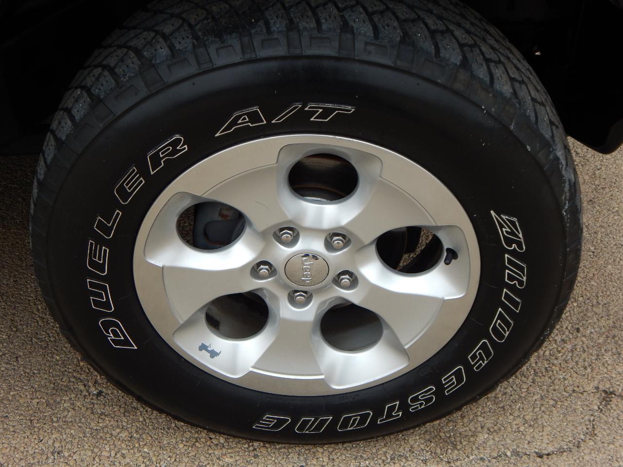 Jeep Wrangler 4WD 2dr Sahara 2013