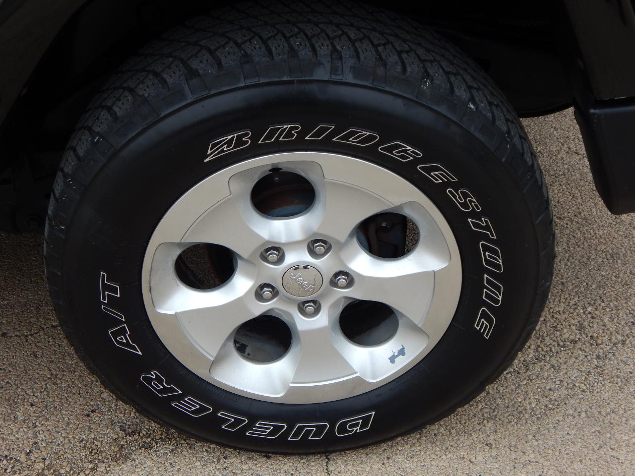 Jeep Wrangler 4WD 2dr Sahara 2013