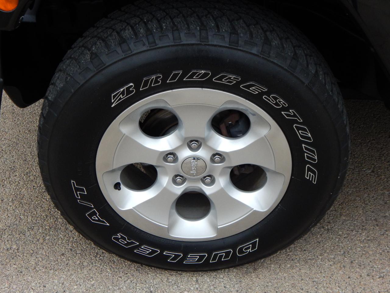 Jeep Wrangler 4WD 2dr Sahara 2013