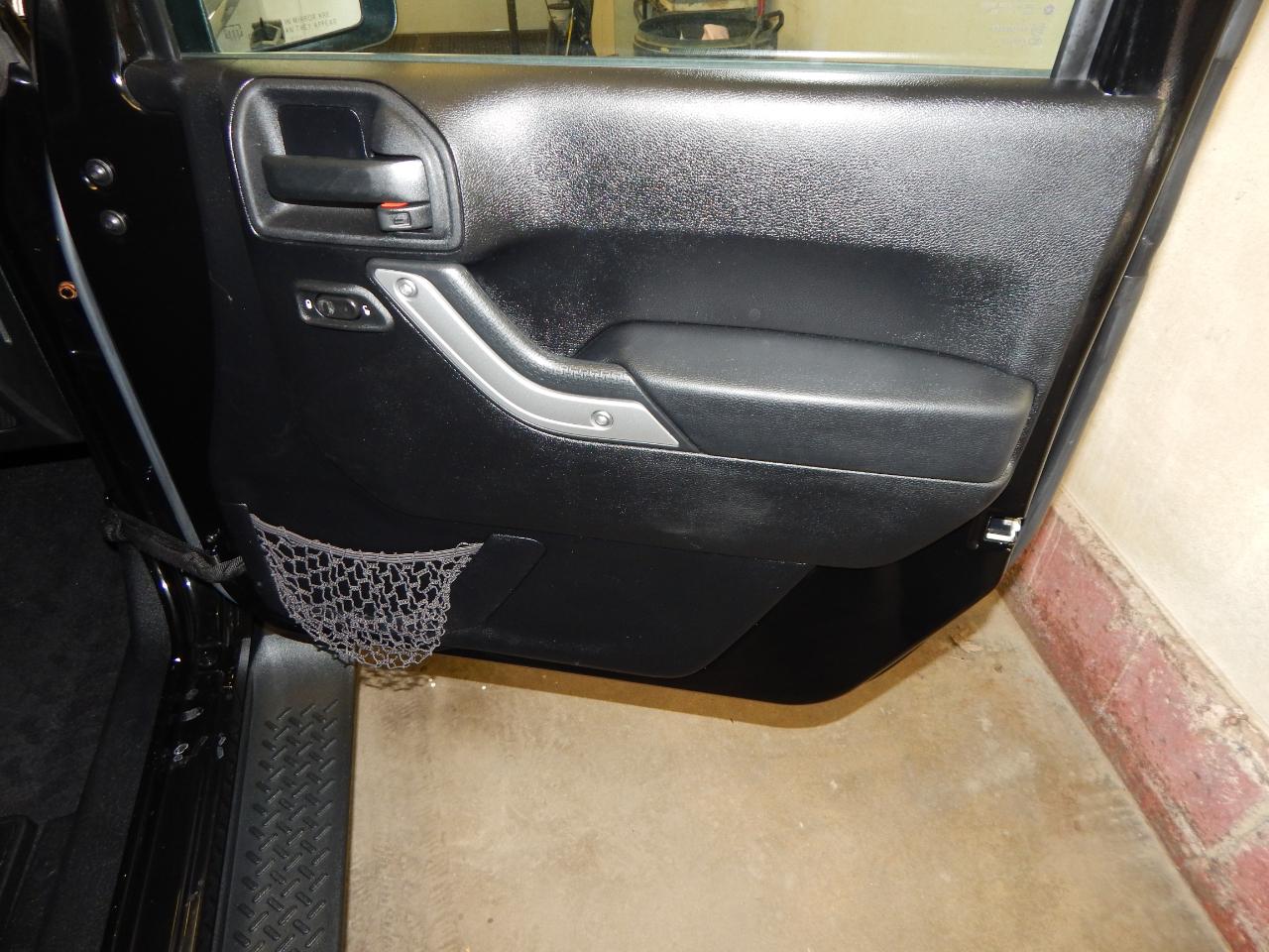 Jeep Wrangler 4WD 2dr Sahara 2013