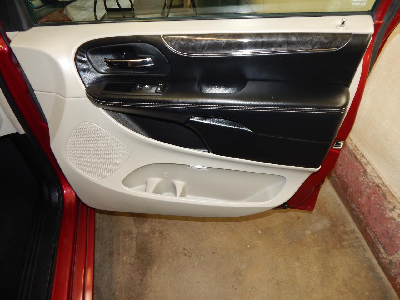 Chrysler Town & Country 4dr Wgn Touring 2015