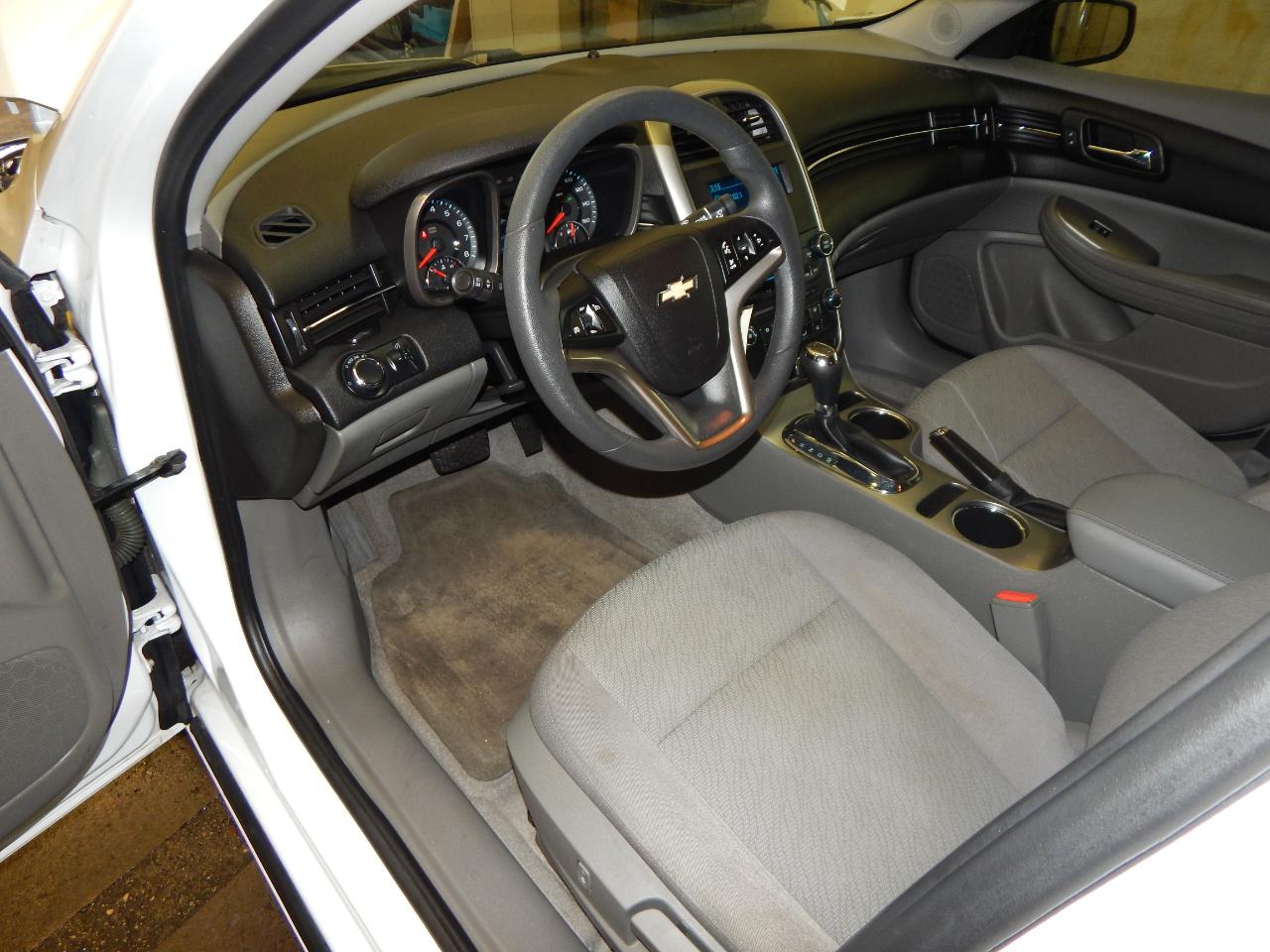 View vehicle photo 3