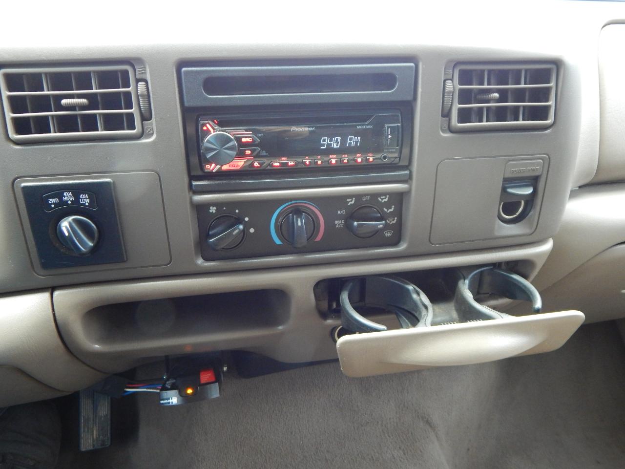 Ford Super Duty F-350 SRW Crew Cab 172" XLT 4WD 2001